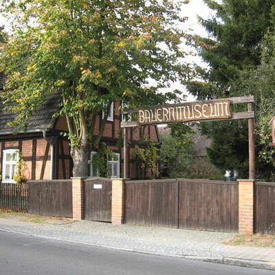 Bauernmuseum Eingang mit Torbogen